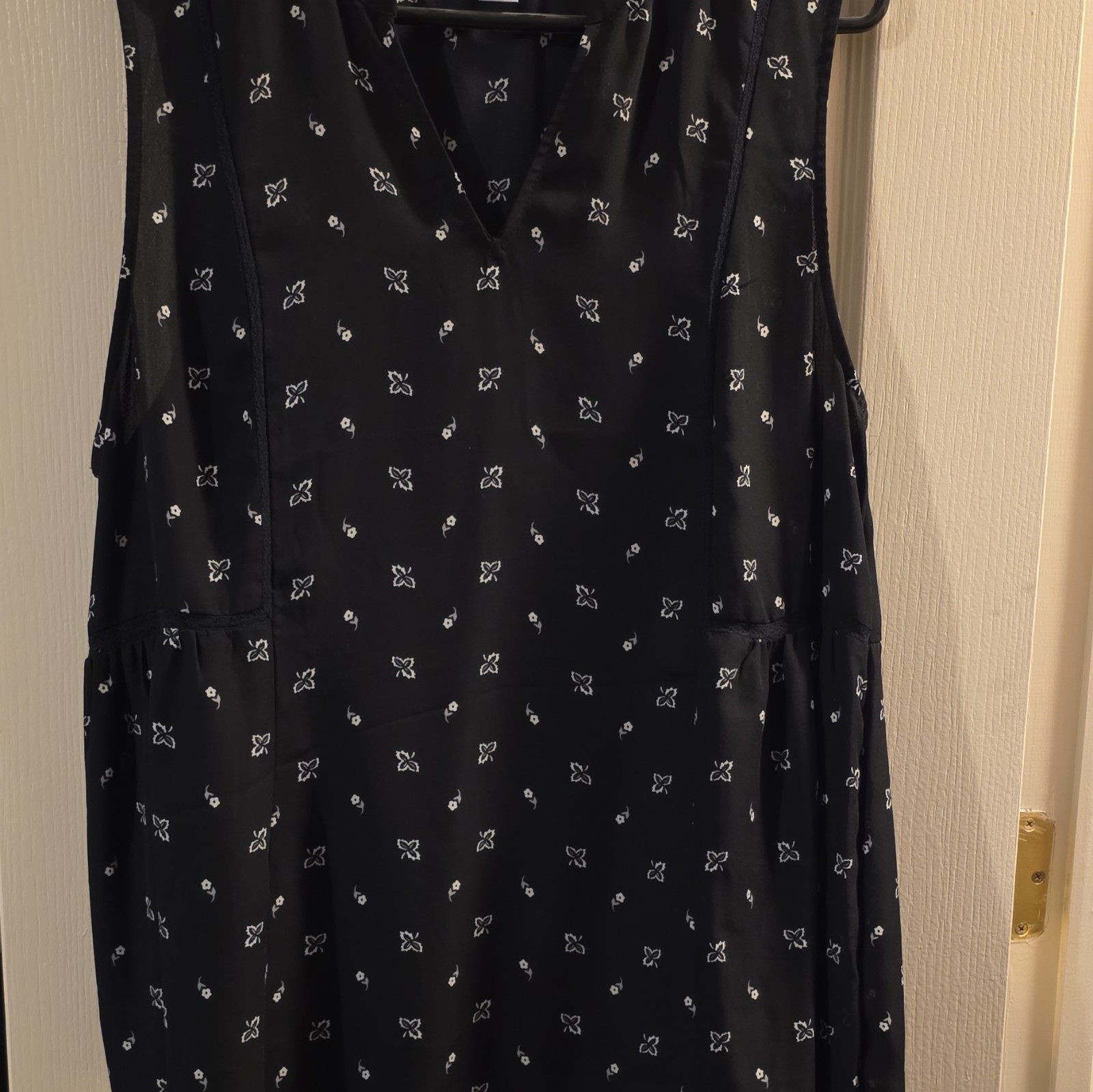 Old Navy Black and White Floral Print Sleeveless Dress Size L