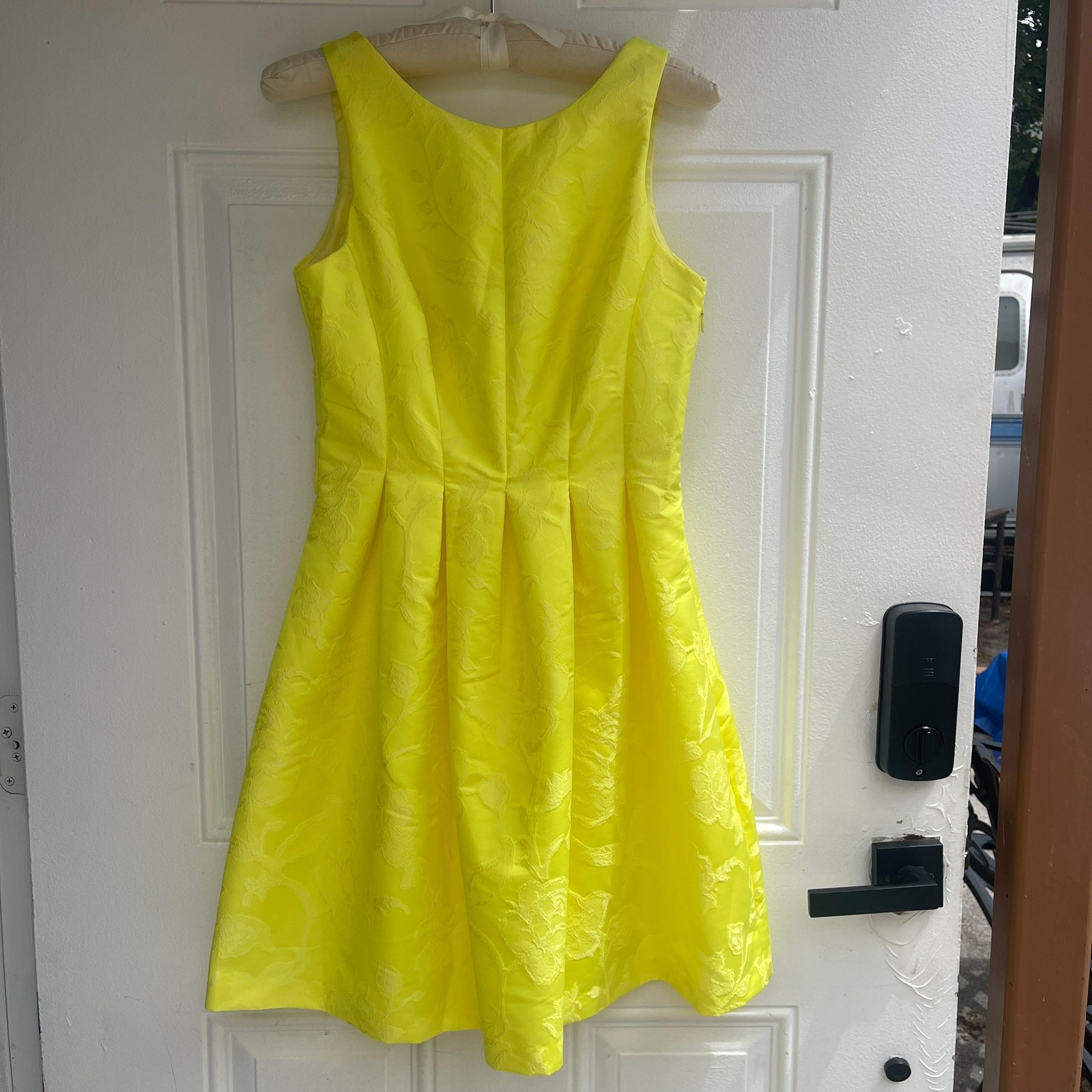 Alexia Admor Yellow Jacquard Fit & Flare Dress XS Sleeveless Made in USA Floral