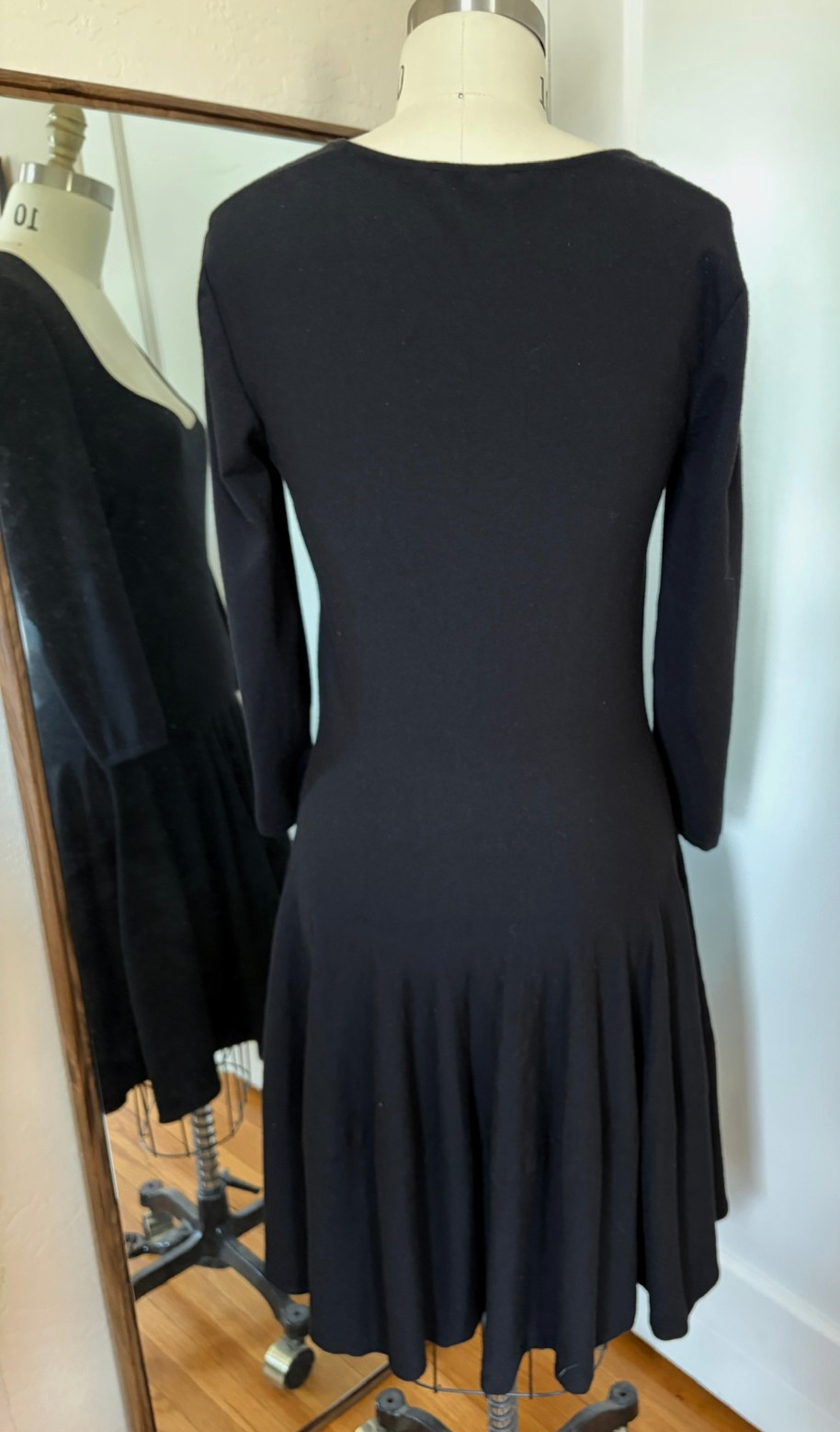 Alexander McQueen Black Fine Wool Short Fit Flare Ballet Scoop Dress Sz L Italy