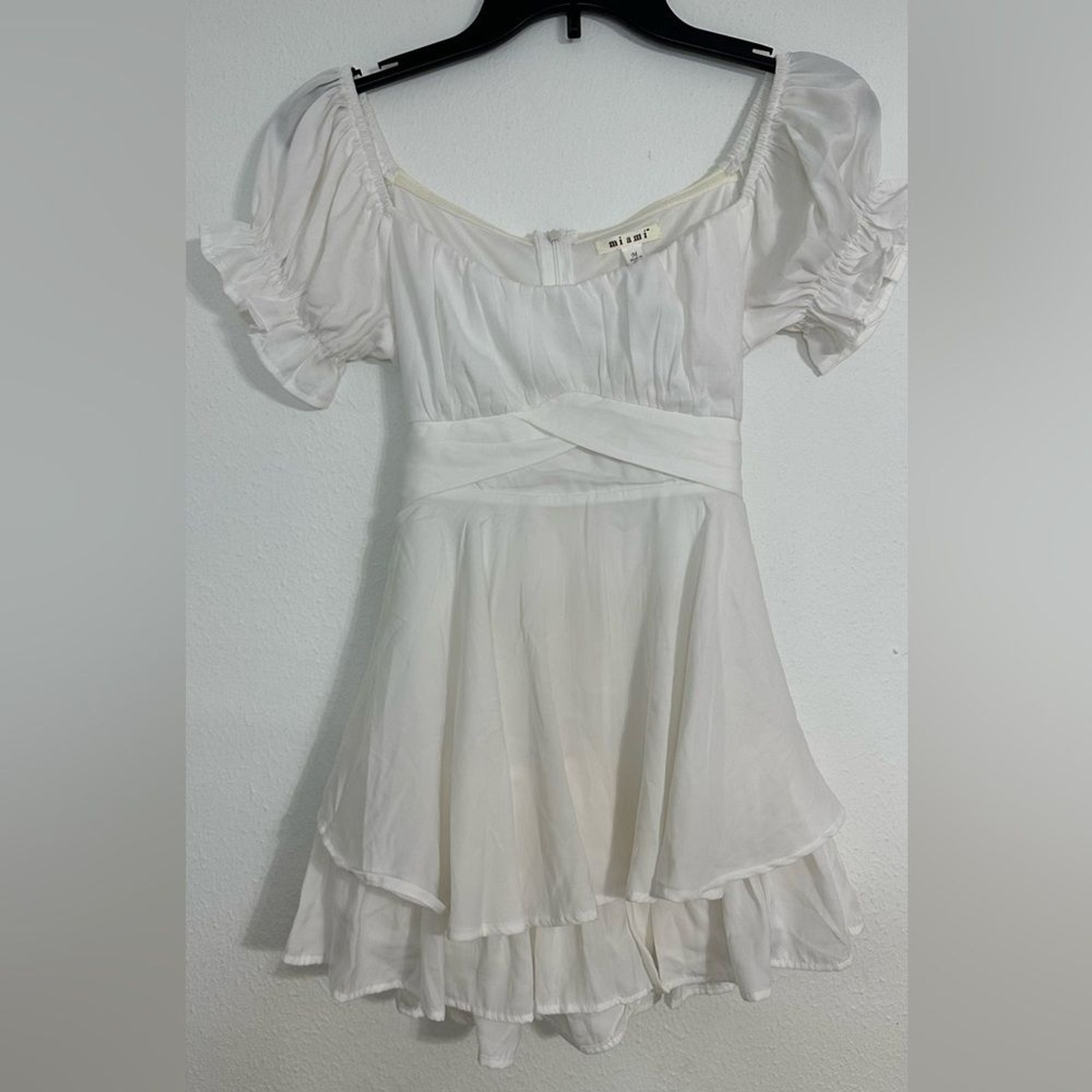NWT Mi Ami Francesca’s White Satin Tiered Puff Sleeve Dress/Romper
