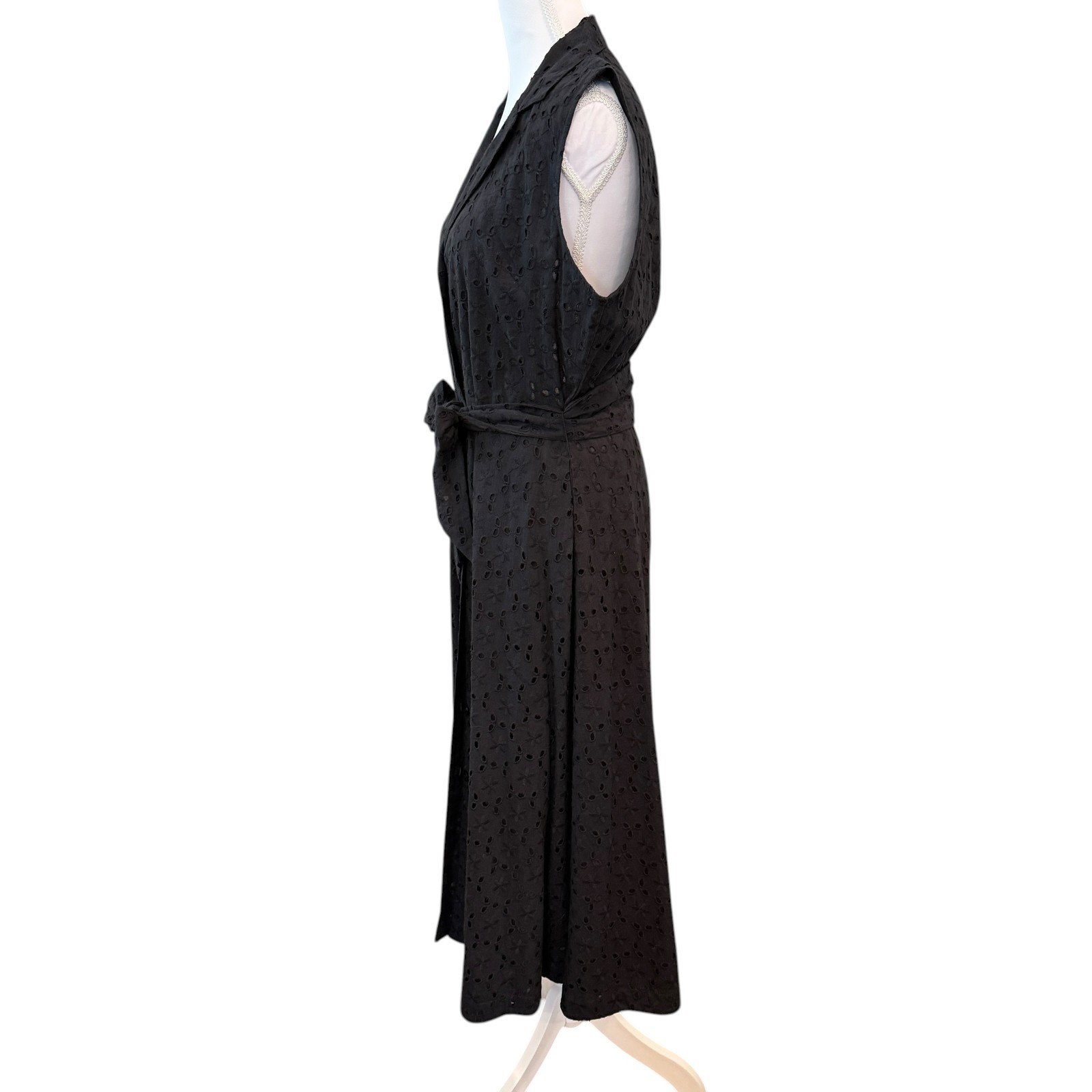 The J. Peterman Company Black Eyelet Shirtdress Size 8 Classic Retro Feminine