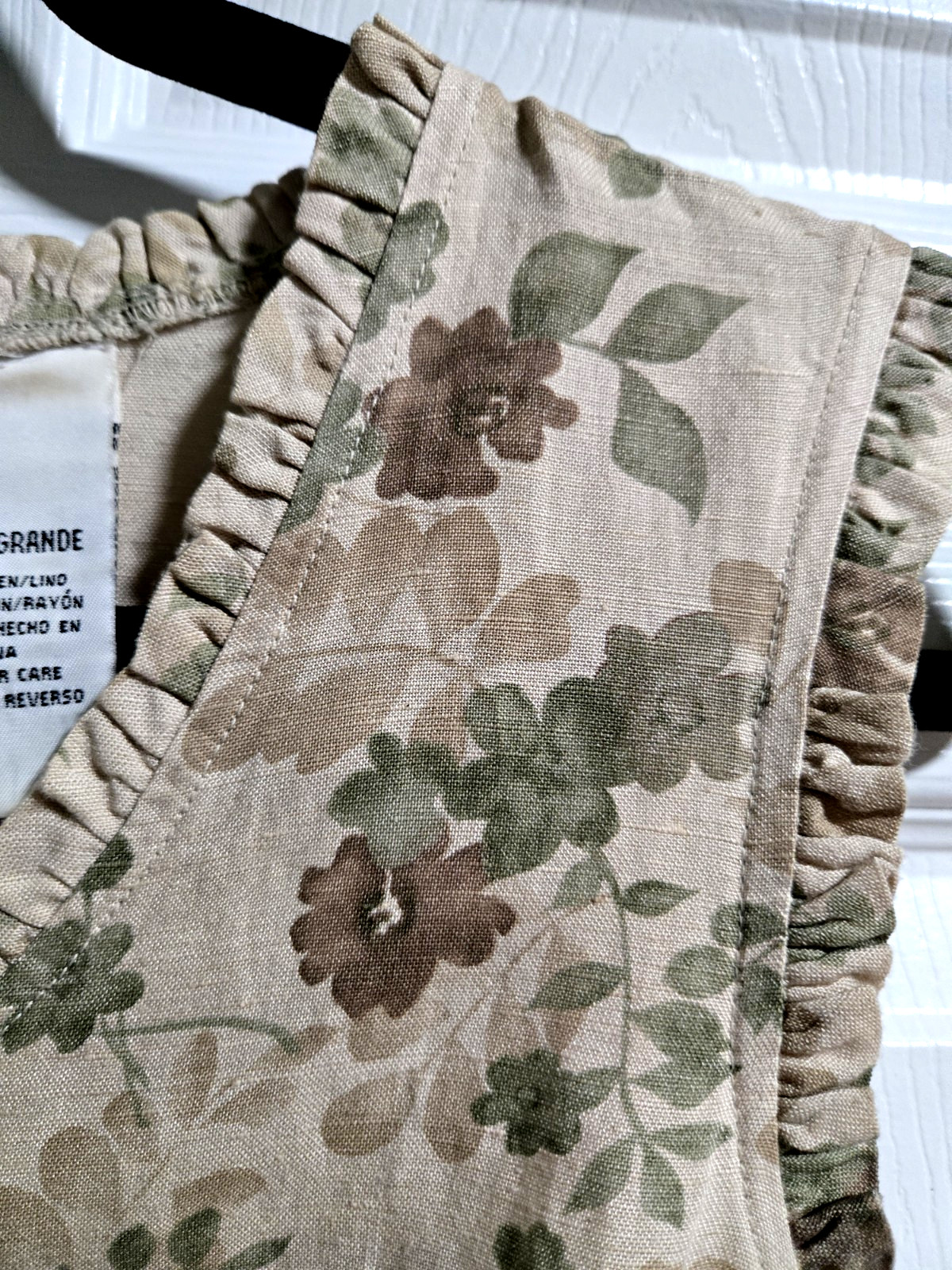 Kathy Ireland Beige/Green Sleeveless Floral Linen Blend Dress;Ruffle V-Neck;Sz L