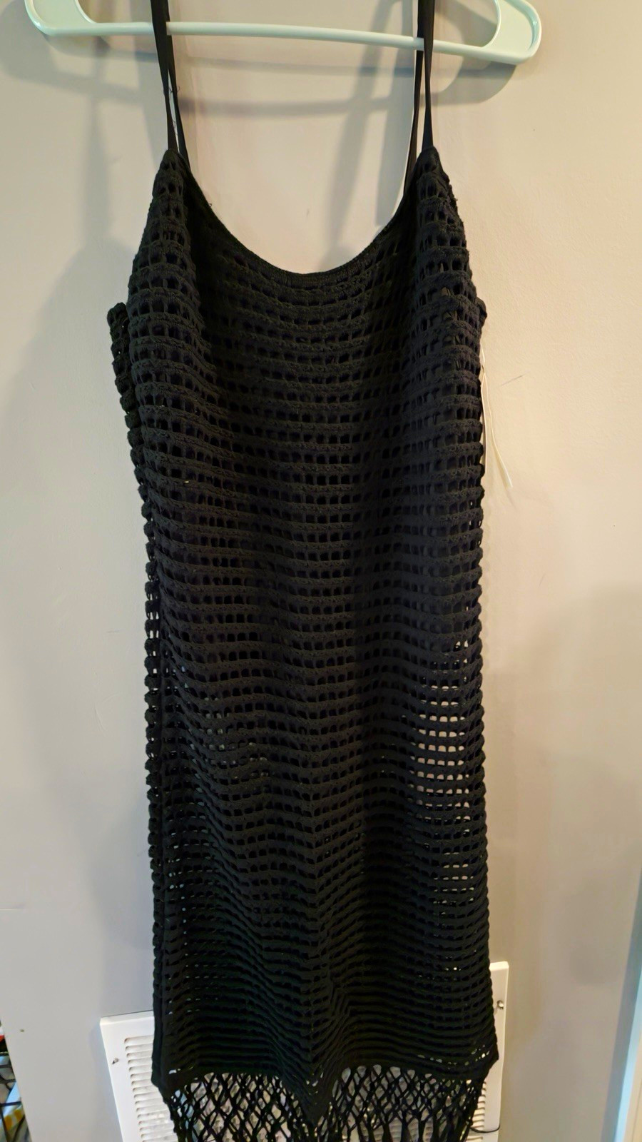 Fashion to Figure Women’s 0 Black Crochet Fringe Scoop Neck Spaghetti Strap Midi
