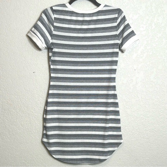 Charlotte Russe Medium Junior Gray/White Short Sleeve Striped Dress