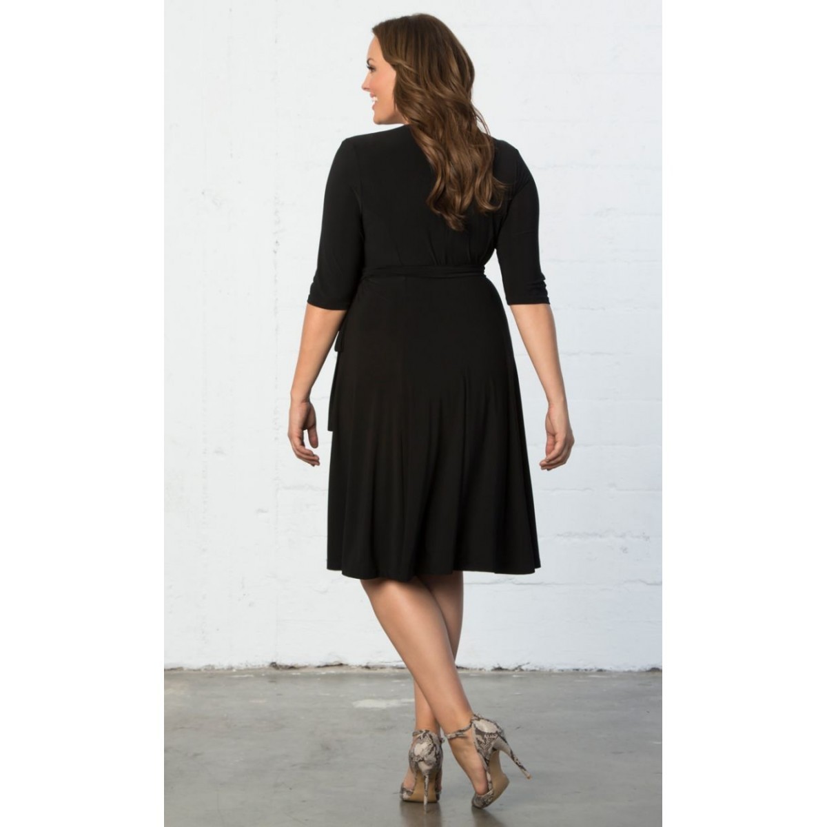 Kiyonna Essential Wrap Dress 1X Black True Wrap LBD Slimming Work Date Packable