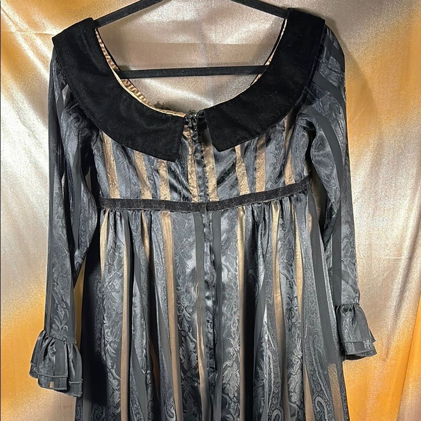 Vintage 80’s does Victorian Black‎ and Gold Striped Dress. Stuck zipper F1