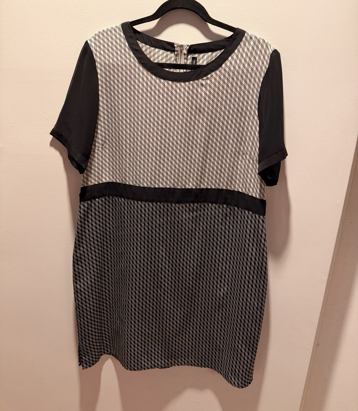 Walter Baker Black Lattice Print Shift Dress Short Sleeve Women’s Size L