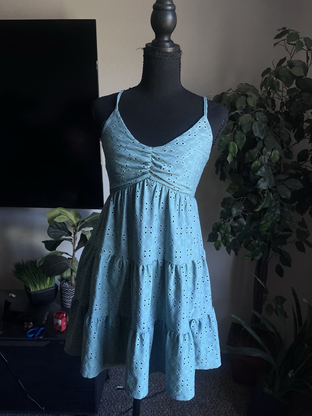 Me To We Blue Cotton Eyelet Sundress V-Neck Strappy Sleeveless Ruffle L