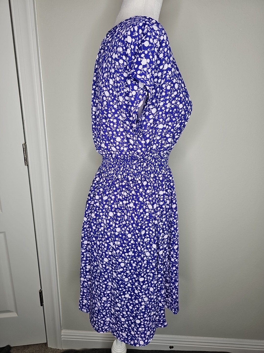 Sienna Sky Dress Womens Small Blue Floral Cap Sleeve Pull Over Lined V Neck