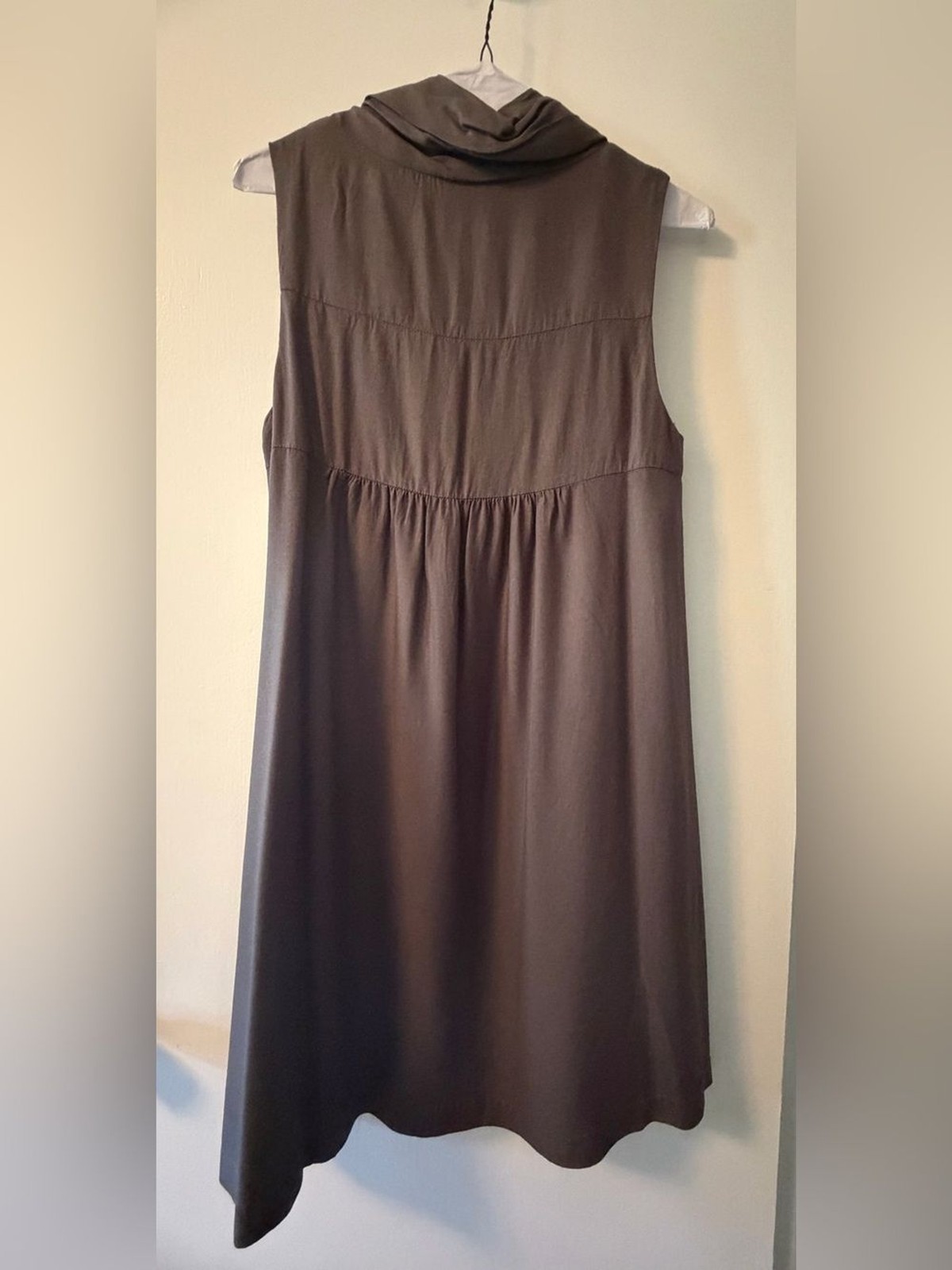 Kensie Gray Sleeveless Cowl Neck Shift Dress with Pockets