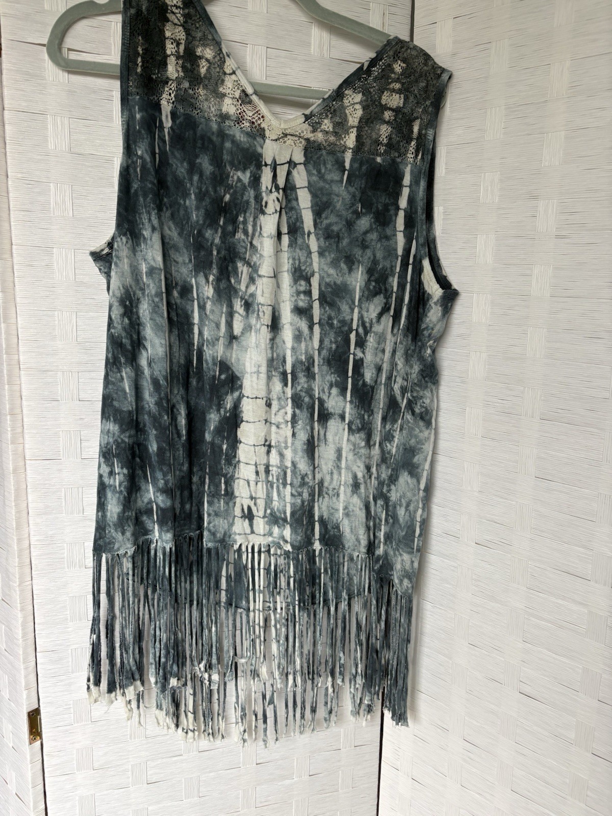 SCULLY Gray Tye Dye size L Short Tank Embroidered Coastal Cowgirl Boho