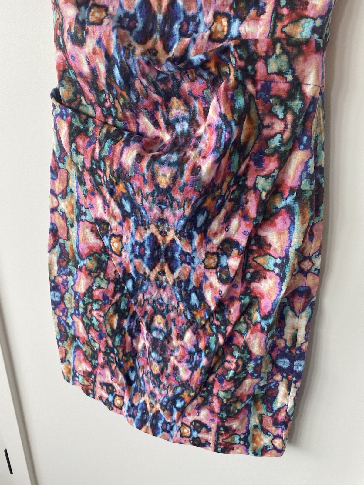 Atelier Nicole Miller Multicolor Abstract Sheath Dress. Knee Length. Size 4