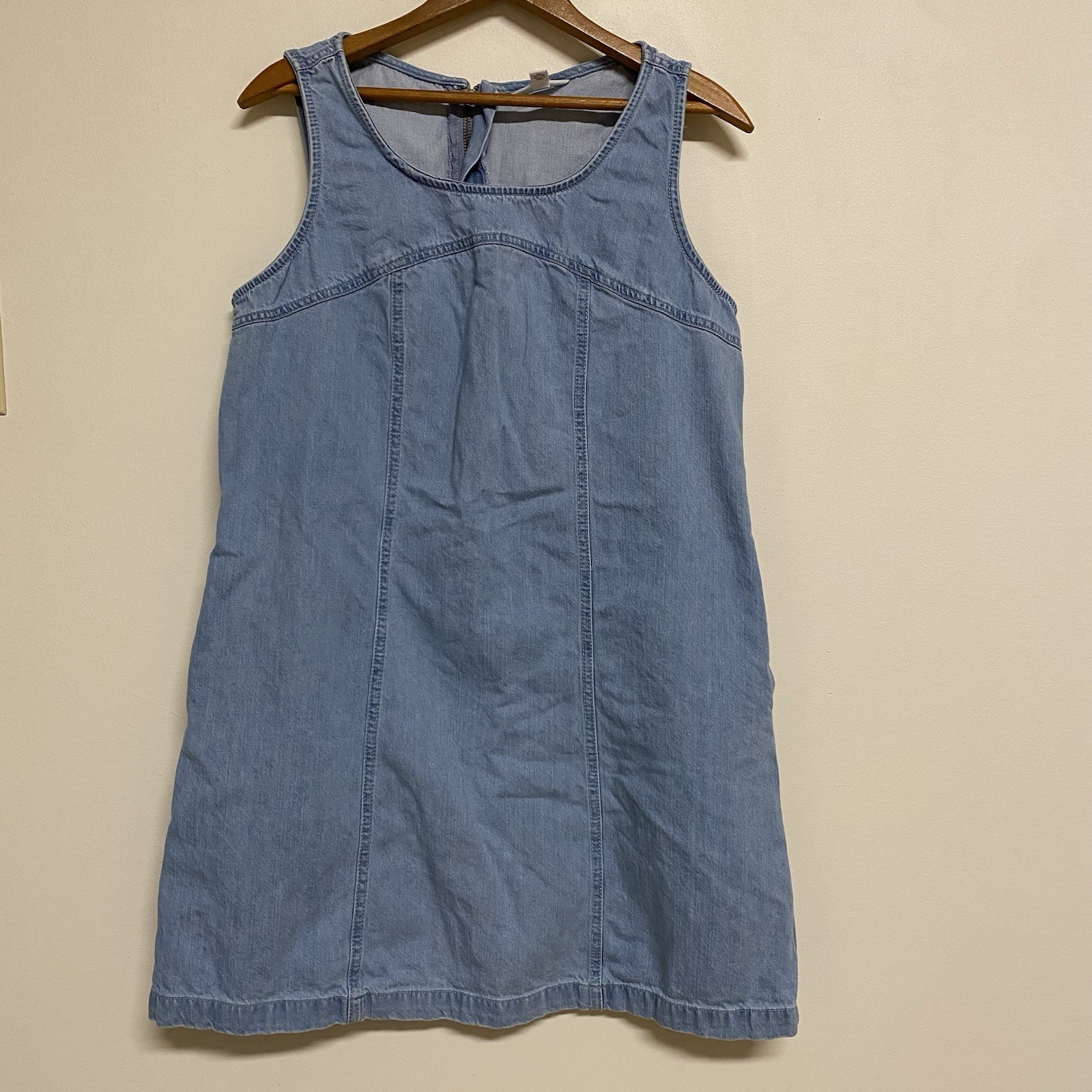 Time and Tru Women’s Sleeveless Shift Dress Round Neck Denim Nwot Size M