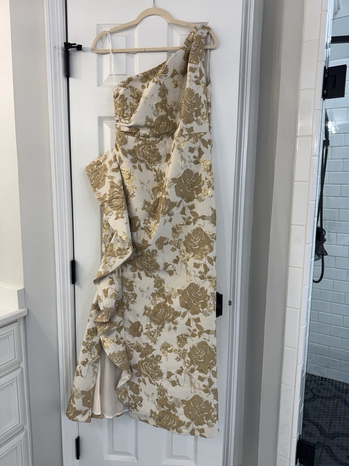 NWT FLORAL-JACQUARD ONE-SHOULDER RUFFLE GOWN 10P MSRP $429