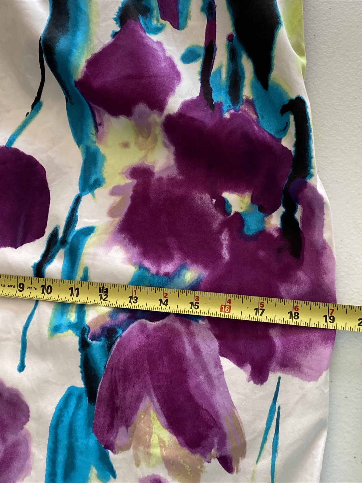 AGB sleeveless dress. size 8. Pockets. Across Chest17.5. Hips 19 In. NWOT
