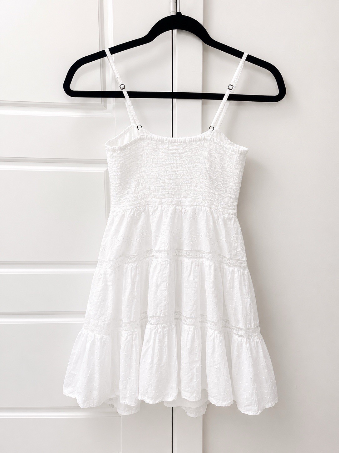 Aéropostale White Eyelet Lace Tiered Mini Sundress Women’s XS Smocked Back