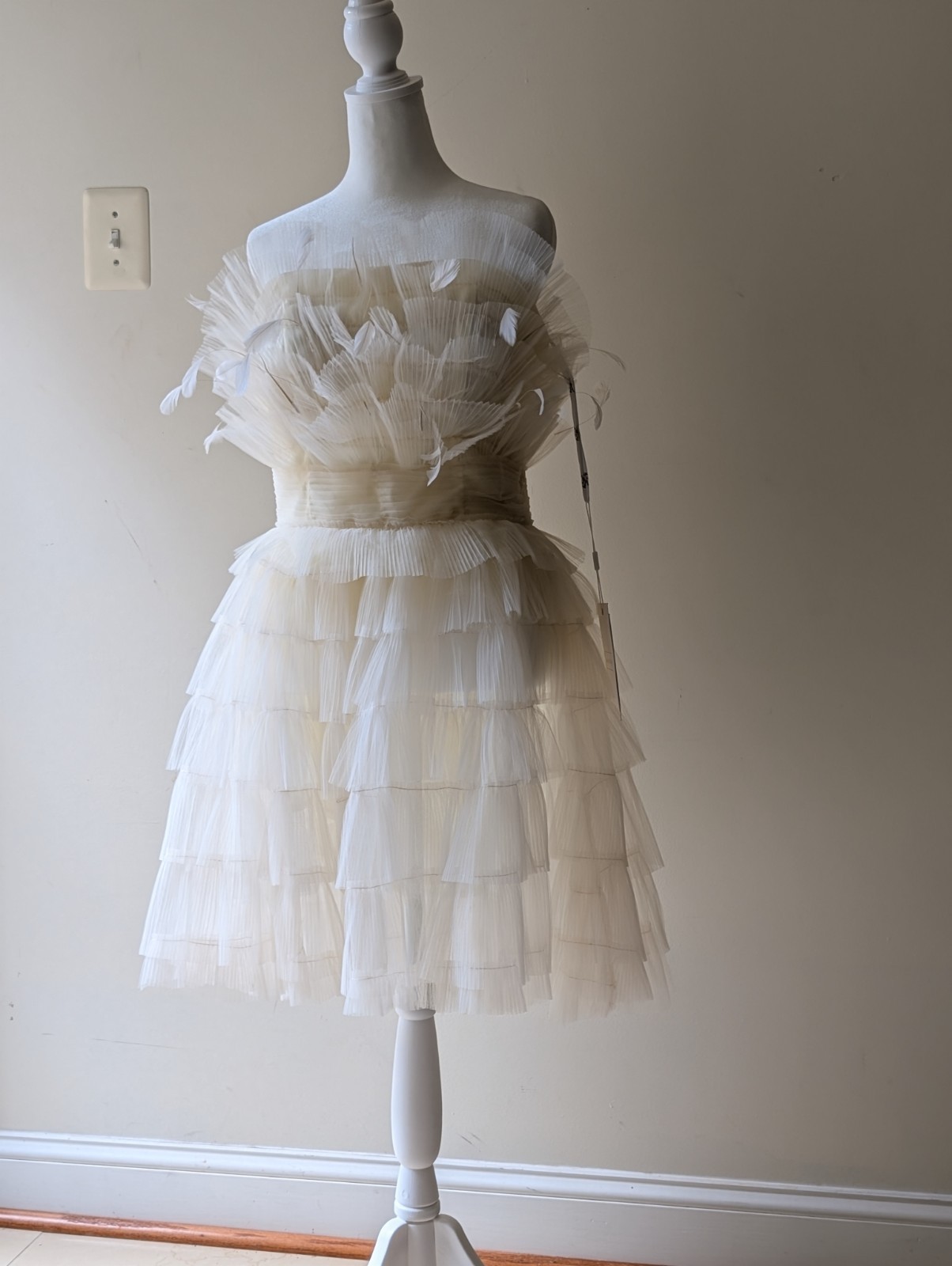 Mac Duggal Ivory Strapless Feather Layered Tulle Mini Dress Lined Zip Size 8