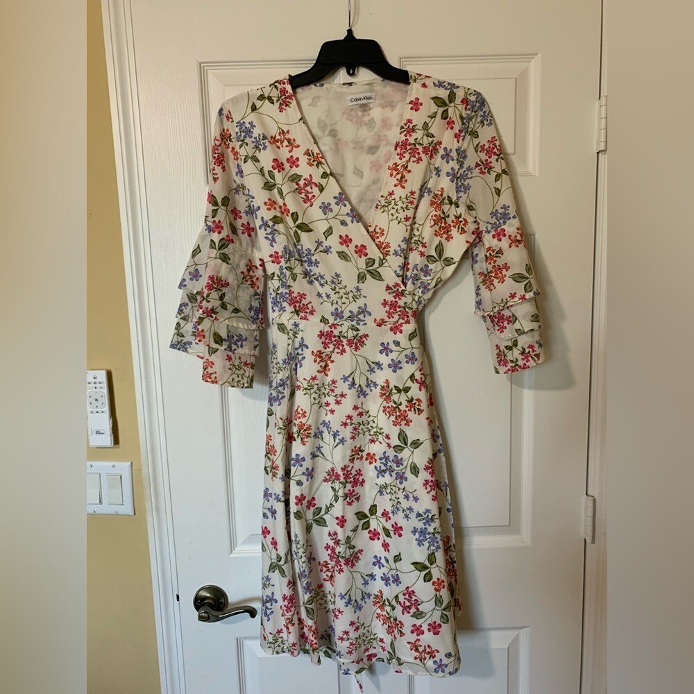 Calvin Klein Floral V-Neck Bell Sleeve Midi Dress Size 14 Flowy Chic Cottagecore