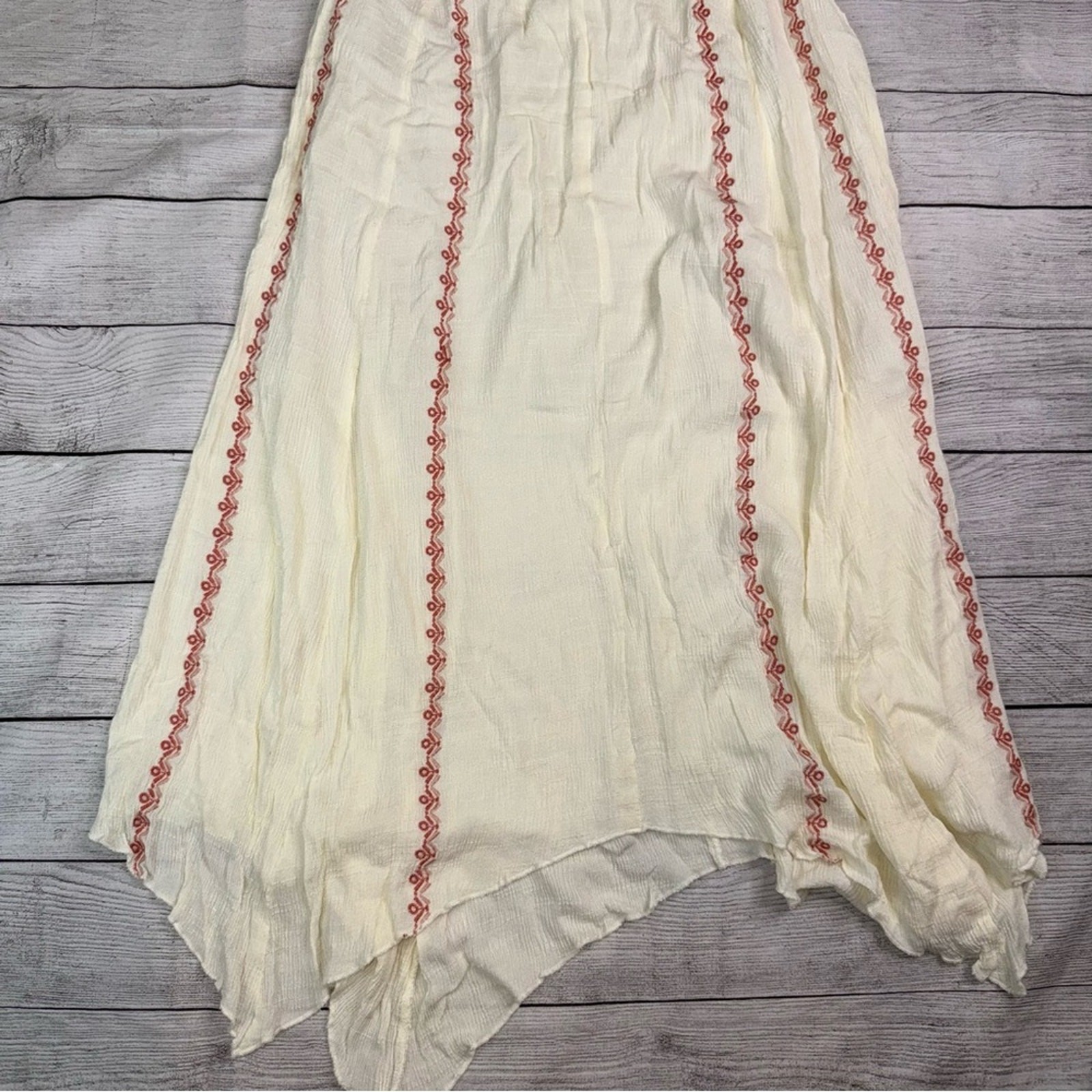 En Creme Ivory and Red V-Neck Embroidered Midi Dress with Handkerchief Hem Small