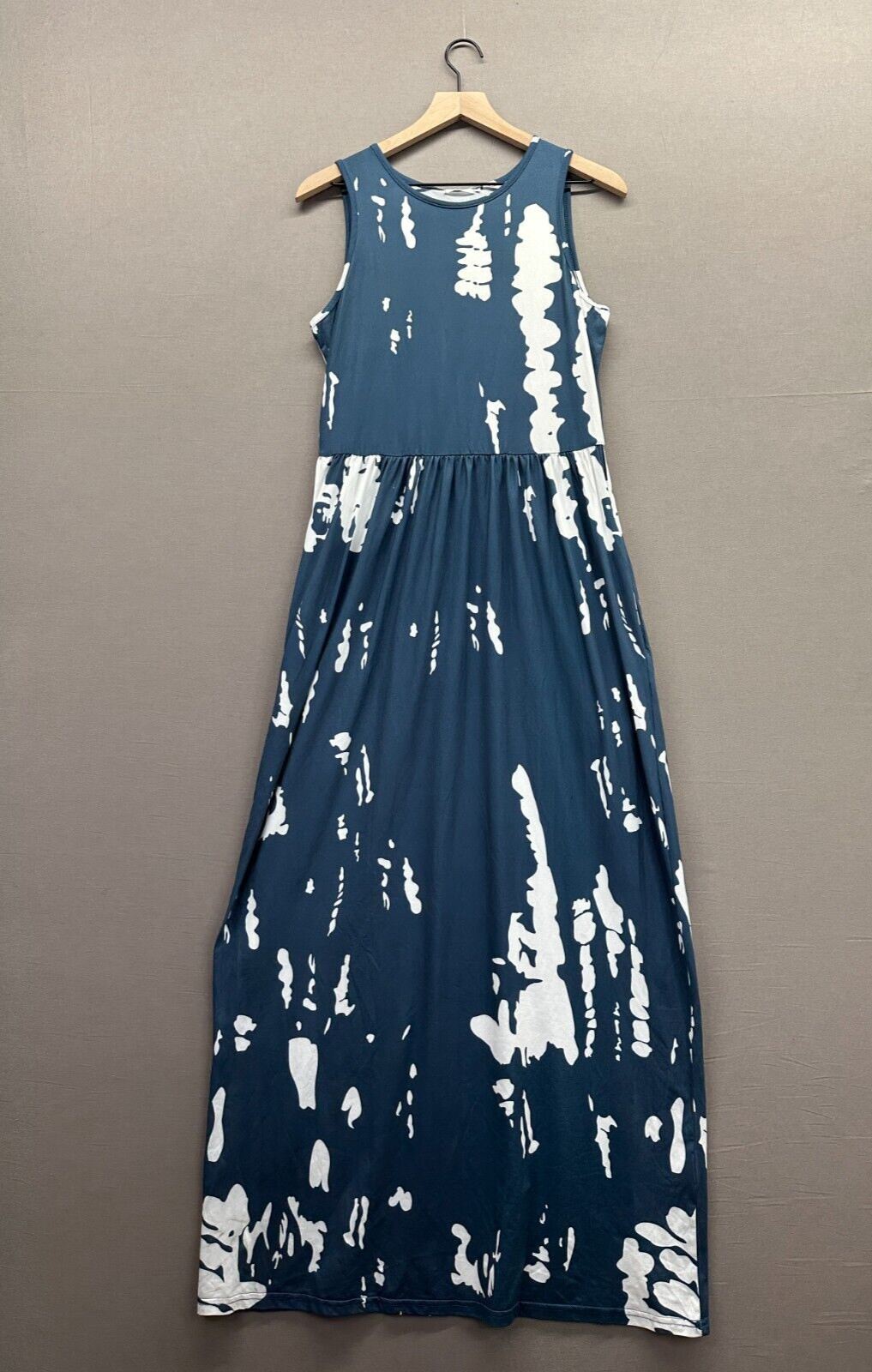 Hount Womens Blue Maxi Dress Geometric Halter Neck Sleeveless NWT Size M”