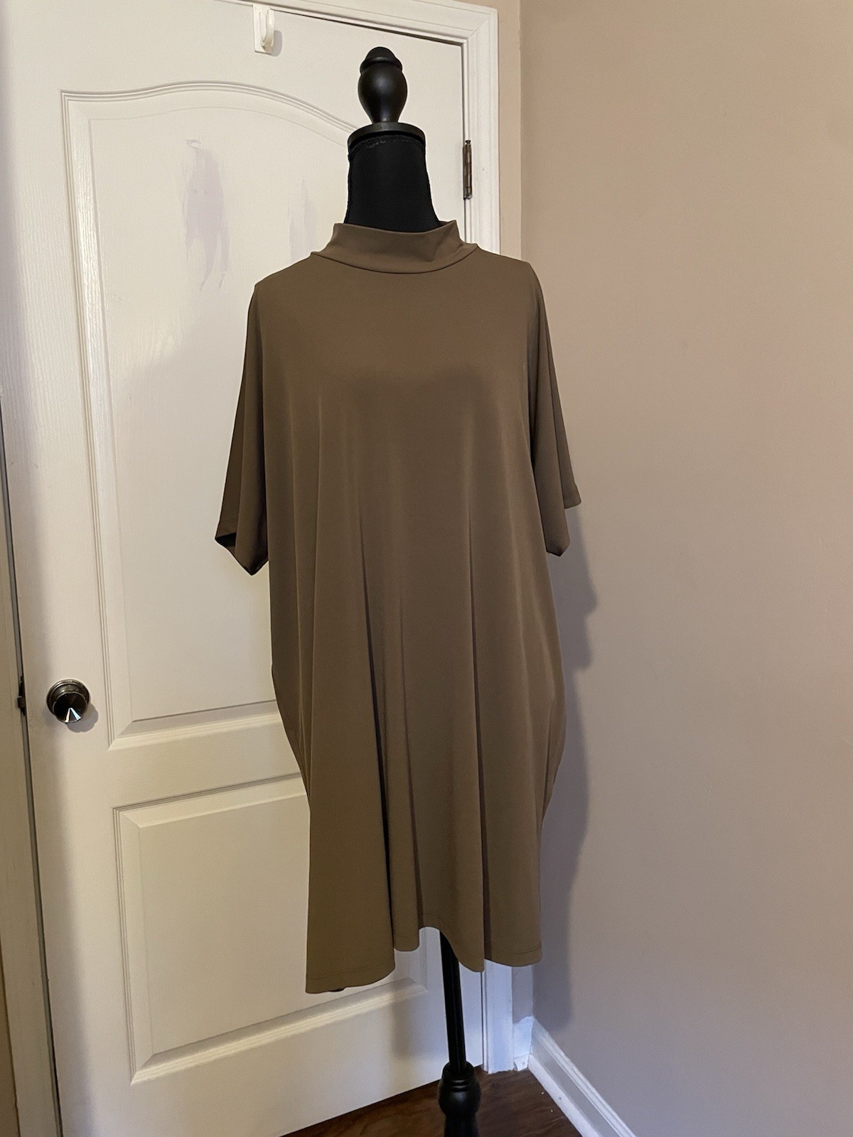 Susan Graver Women Size XL Dress Liquid Knit Mock-Neck Elbow-Sleeve Khaki Brown