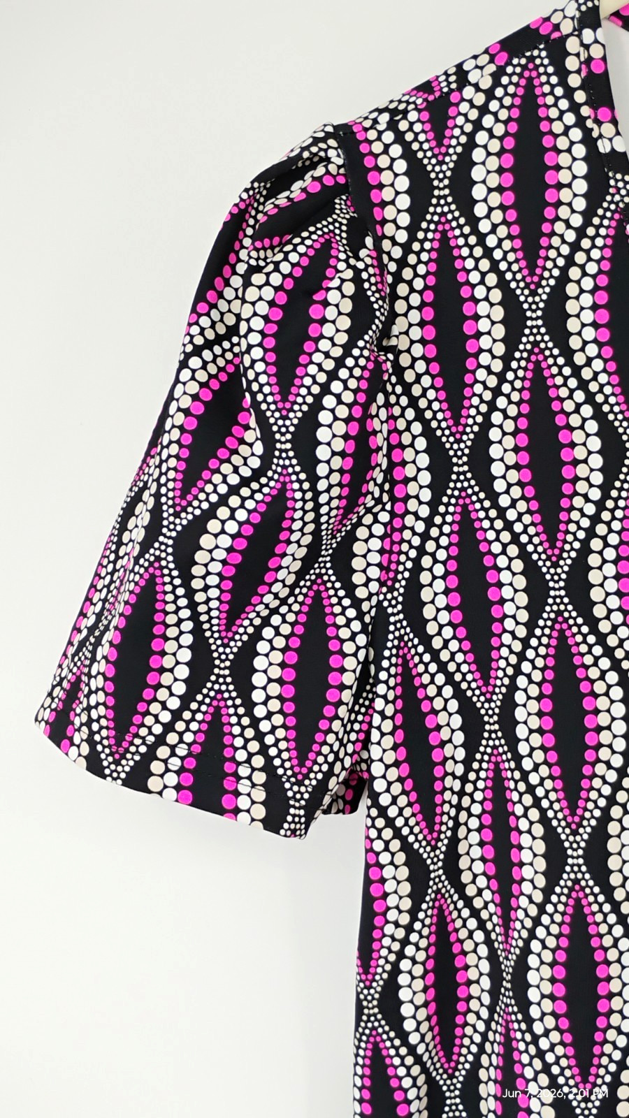 NEW Lulu- B Diamond Dot Short Sleeve V-Neck Dress UPF 50+ Stretch Small.