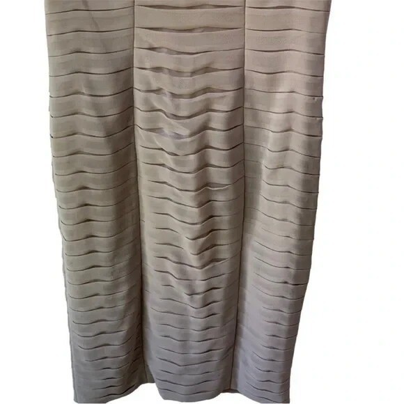 Tadashi Shoji Pleated Layered Chiffon Sequin Cap Sleeve Dress Size 4 Beige