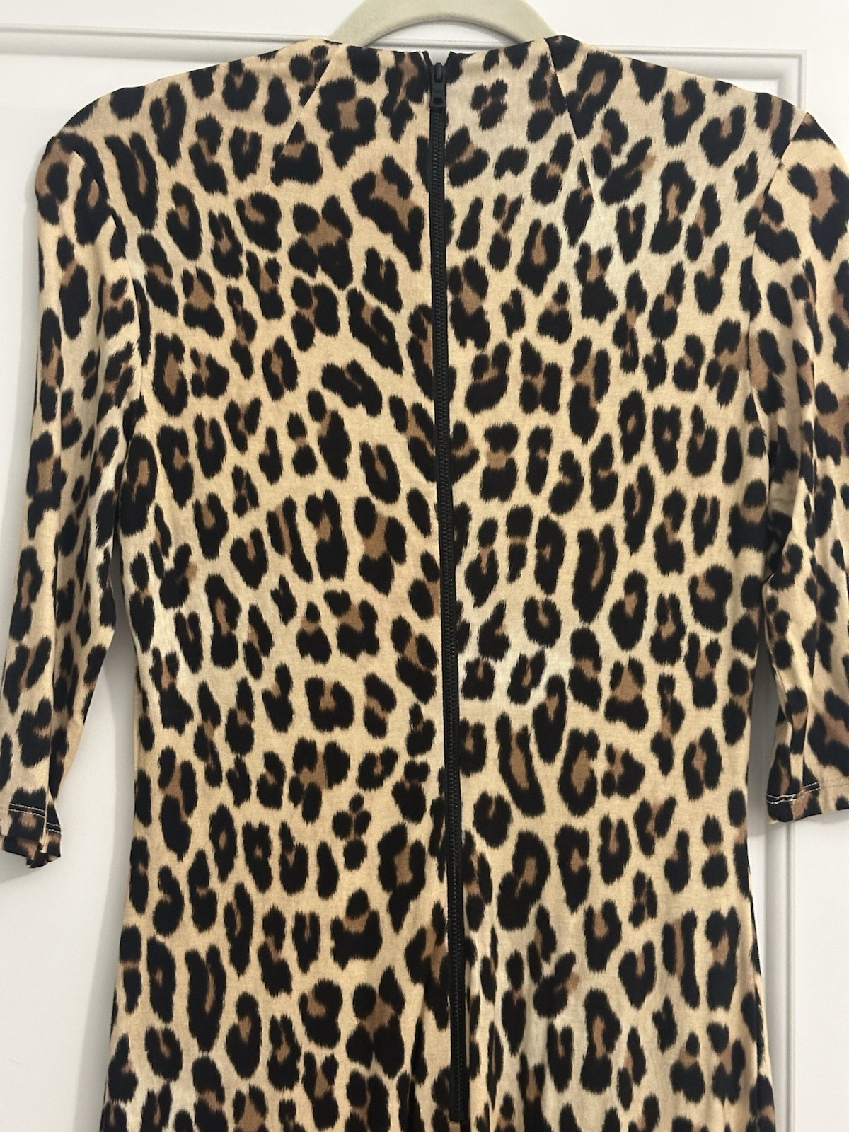 Alice + Olivia Delora Leopard Jersey Midi Dress Size 6 $330