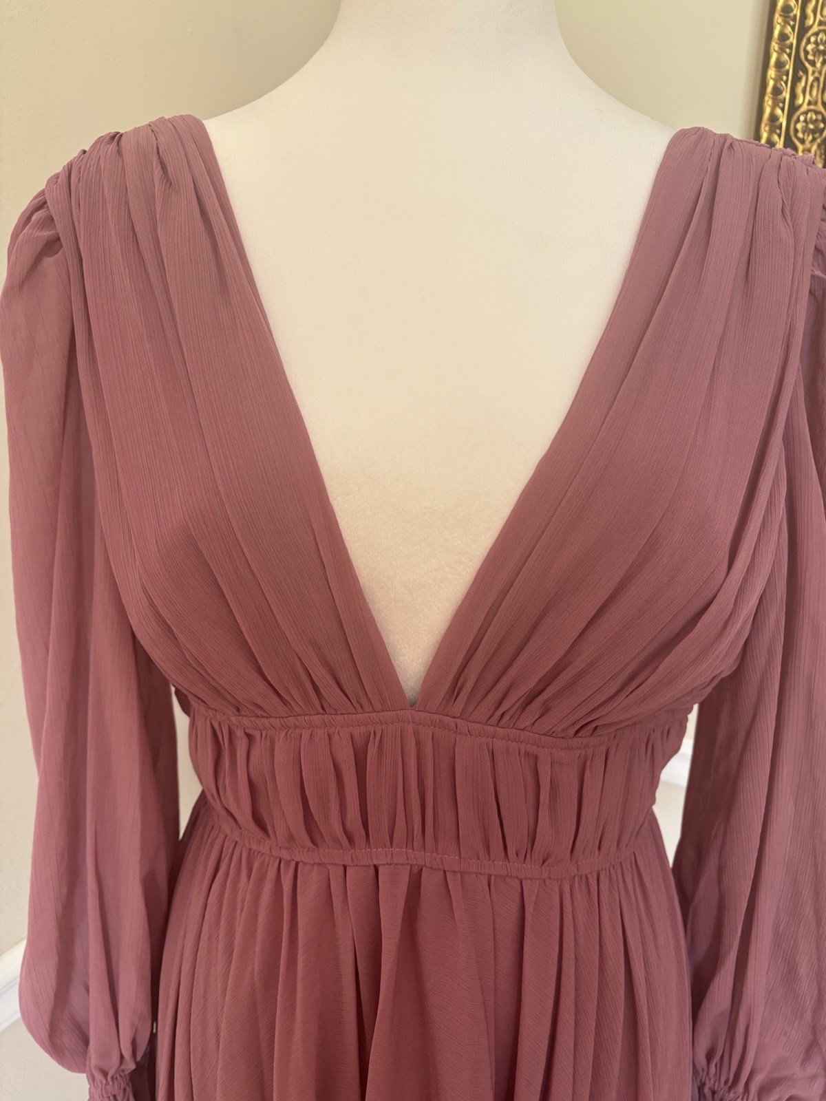NWT Gianni Bini Womens Size 4 Mauve Midi Dress Long Sleeve V-Neck Chiffon Pleats