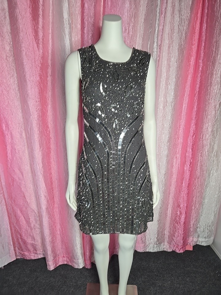 Frock and Frill Gray Exquisite Sequin Beaded Lined Cocktail Dress Size 6