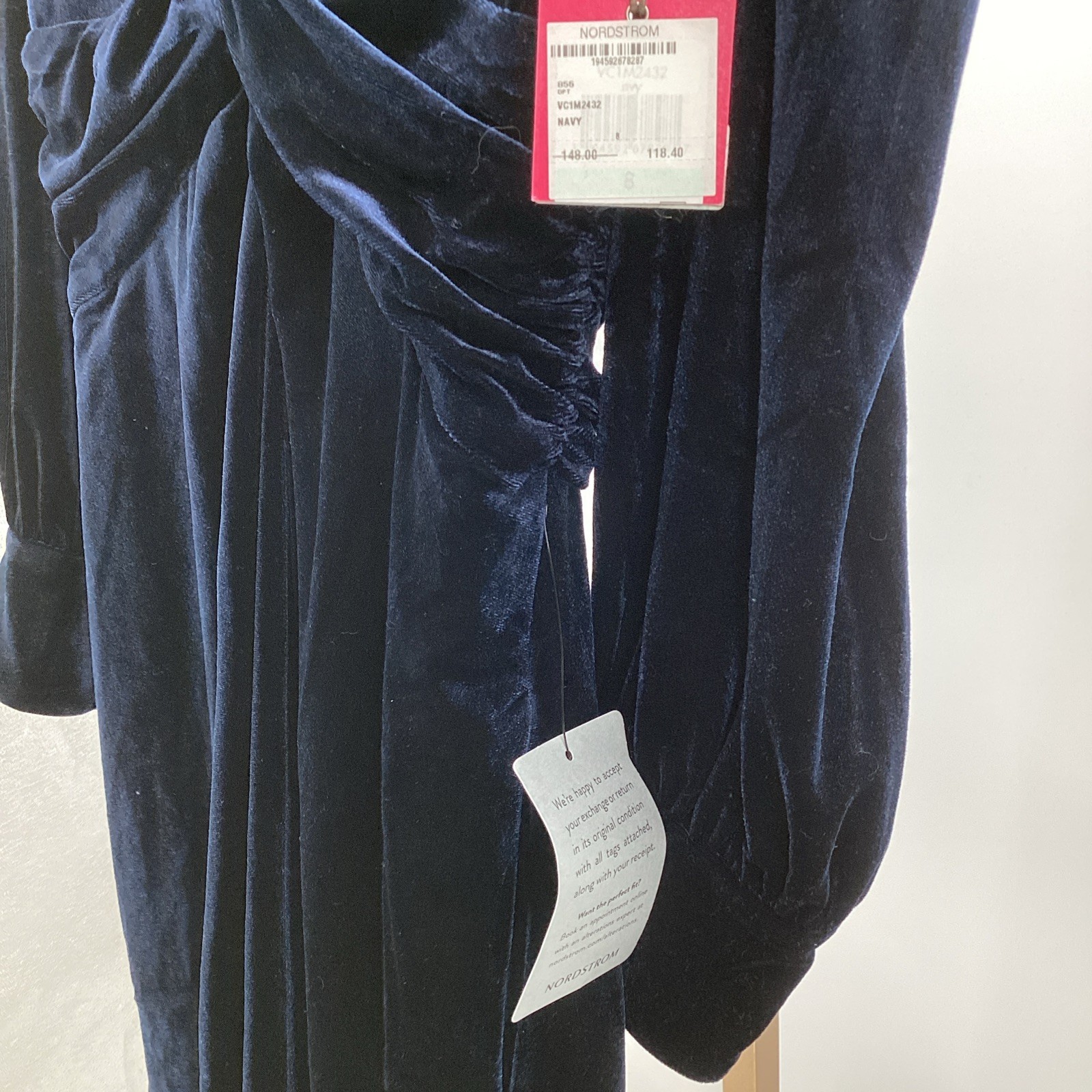 550. Vince Camuto Twist-Front Long-Sleeve Velvet Dress in Navy Blue Size 8 ~ NWT