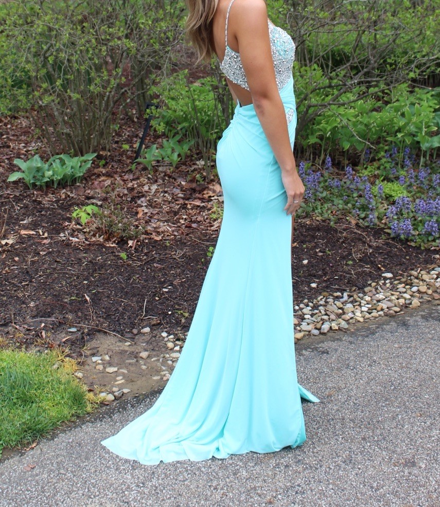 Ladivine by Cinderella’s Divine Mint Green Beaded Prom Dress. Size 0. New