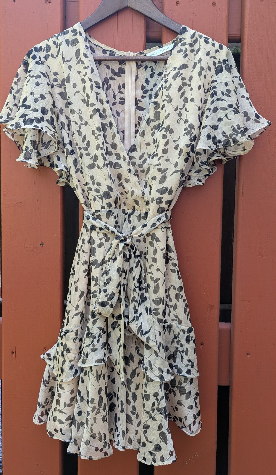 Saints + Secrets Ruffle Mini Dress Floral Print Cream/ Black Size Large **Flawed