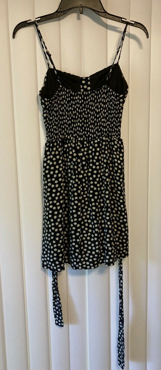 PURPLE SNOW BLACK WHITE YELLOW FLORAL DAISY SUN DRESS JRS SMALL CUTE FRESH SWEET