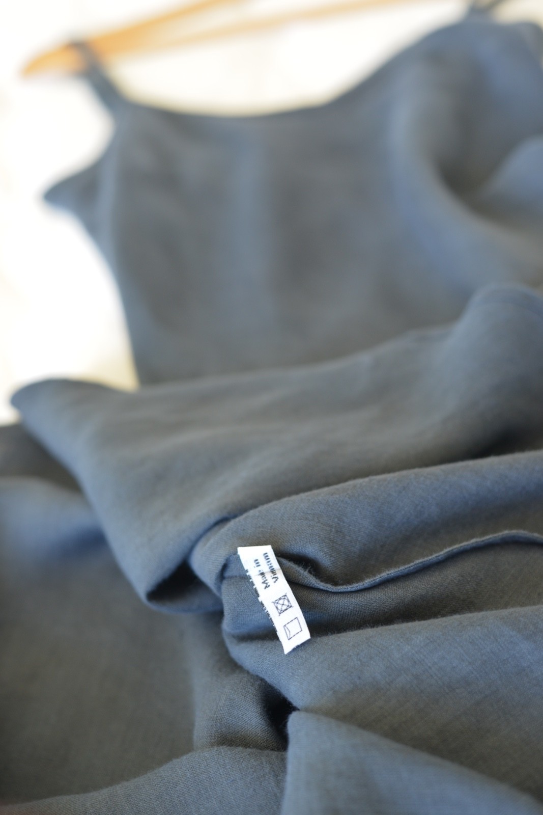 SULA 100% LINEN SLIP DRESS. DESIGNER HANDCRAFTED PREMIUM QUALITY FABRIC EUC (S)