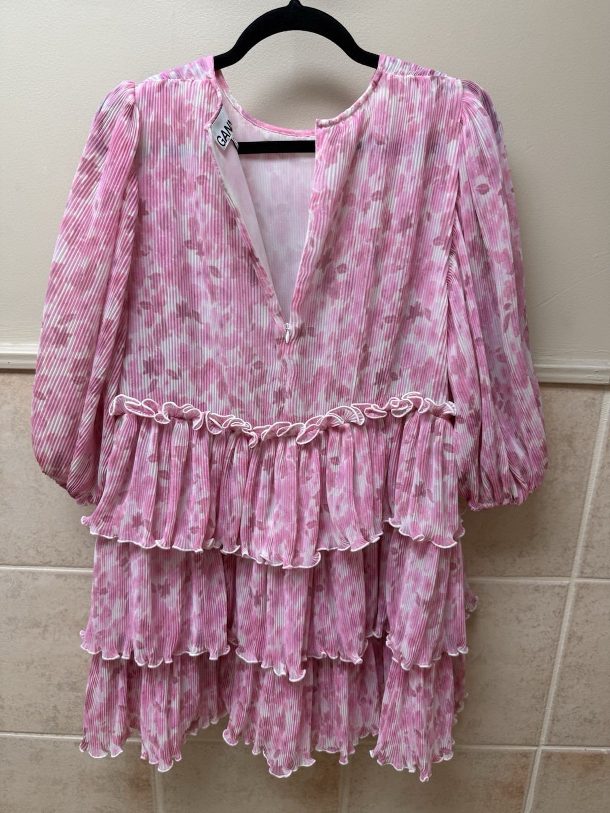 Ganni Pink Floral Plissé Georgette Tiered Mini Dress Sz 38 US 6 Medium