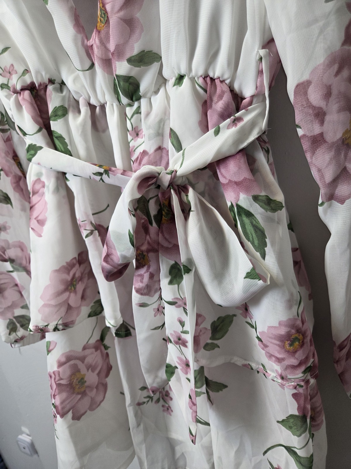 PrettyLittleThing White Pink Green Floral Chiffon V-Neck Belted Mini Dress 8