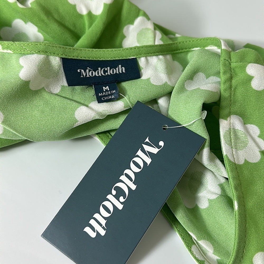 Modcloth Pose Without Saying Wrap Dress Green Floral Medium NWT