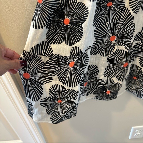 Single Thread Women’s Printed Flutter Sleeve Dress Size Large NWT