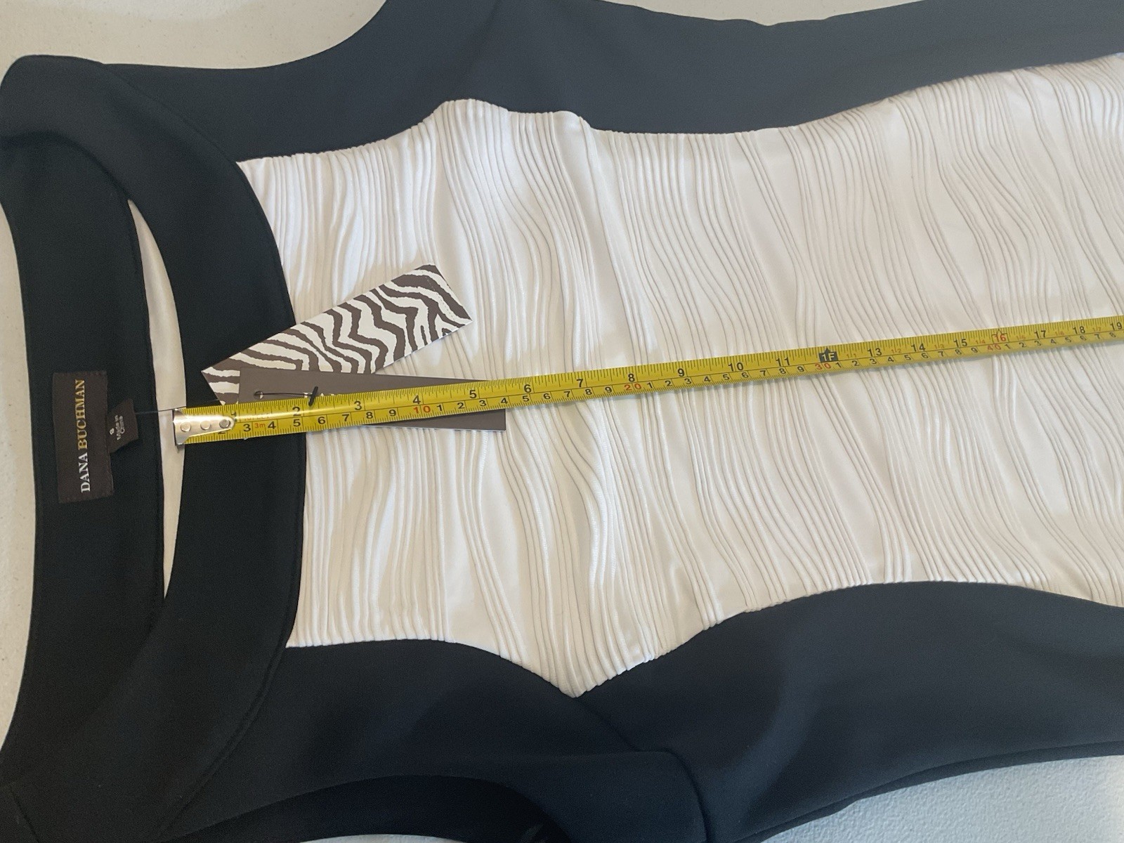 Dana Buchman Black And White Body Con Dress Size 8 Elegant NWT