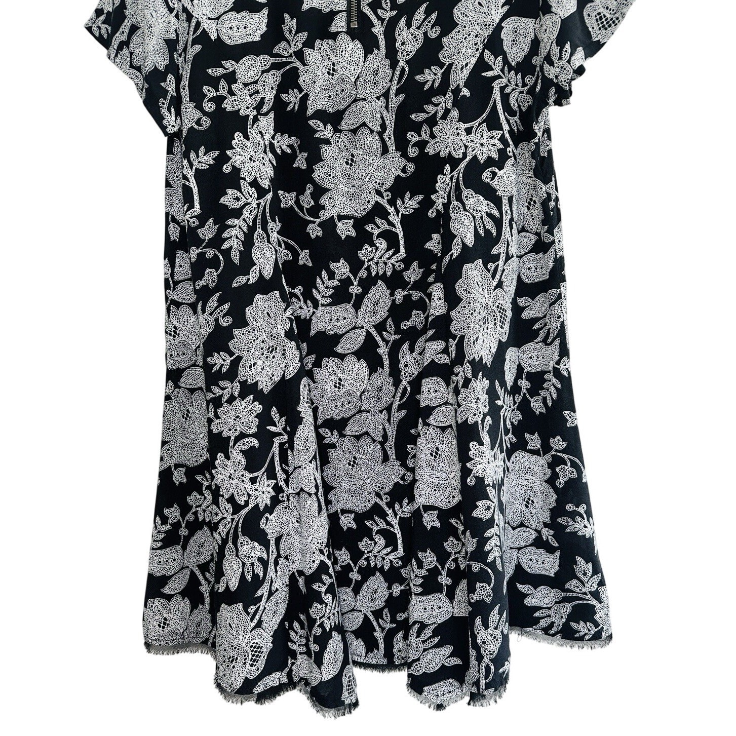 Silence + Noise Black Floral Shift Mini Dress M Urban Outfitters Boho Whimsigoth