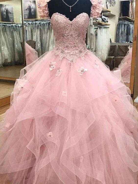 Quinceanera Dresses Sweetheart Neck Beaded Appliques Tulle Sweet 16 Party Gowns