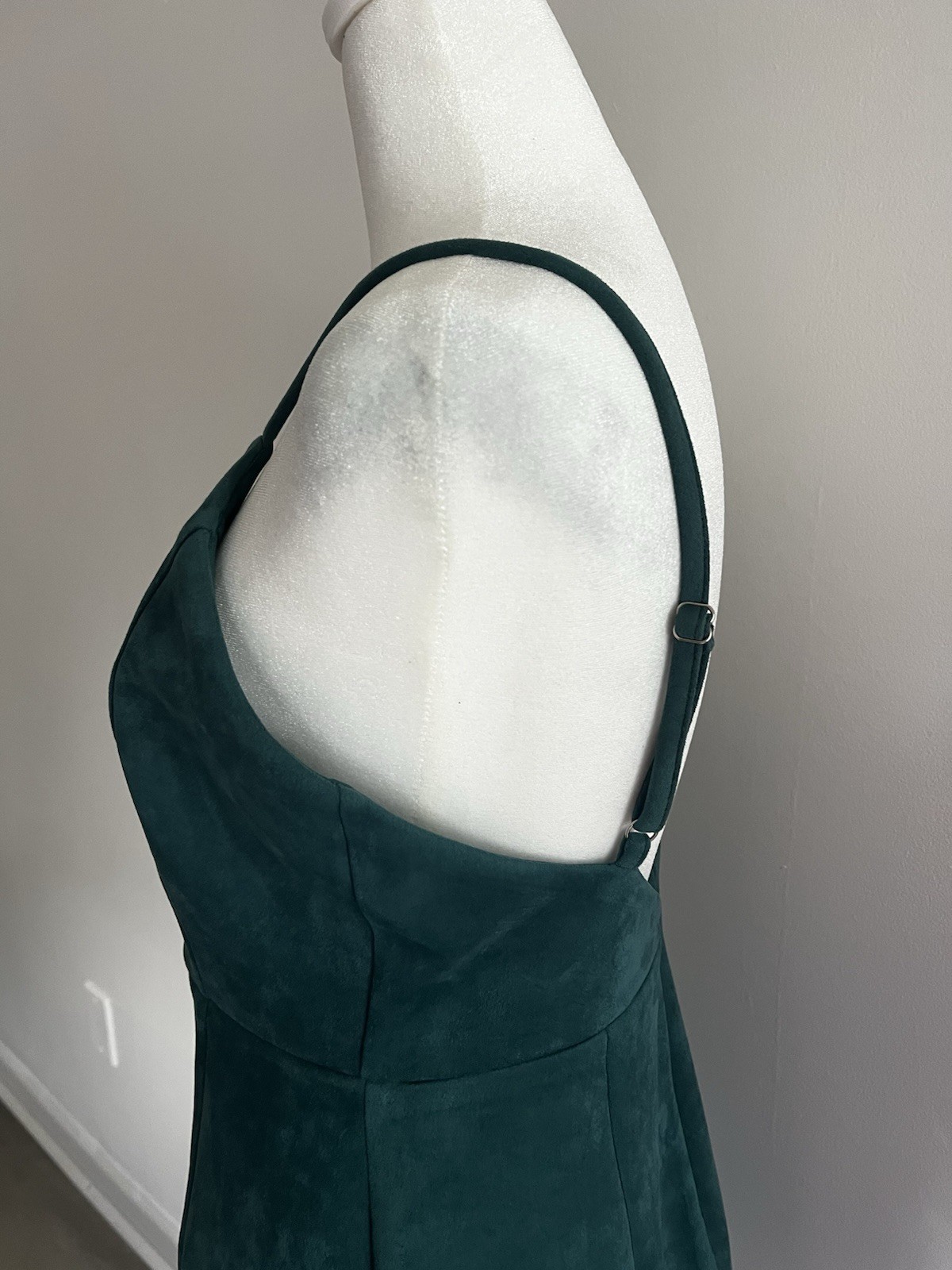 superdown Green Suede V-Neck Strappy Bodycon Mini Dress Zip Adjustable Size M