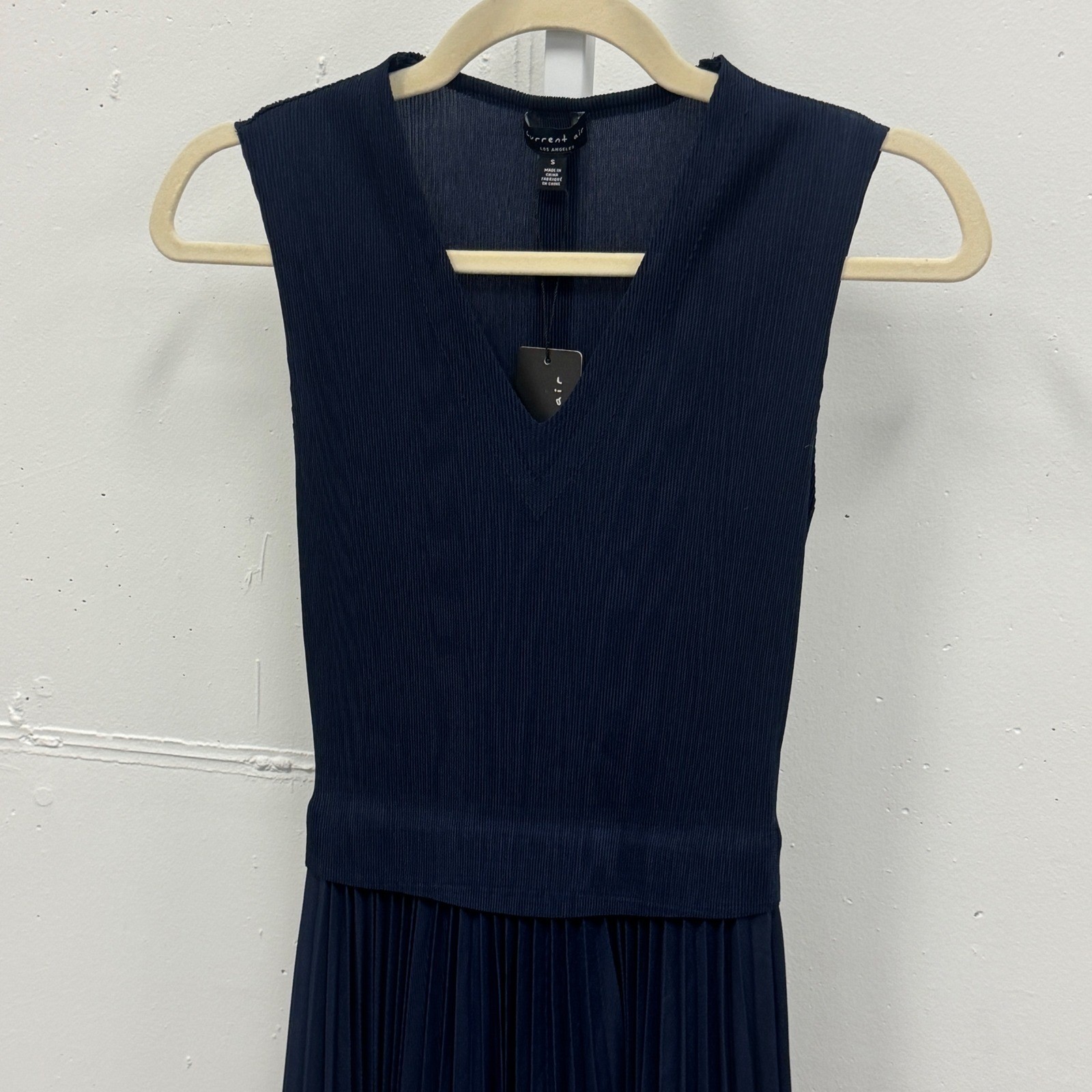 NWT Current Air Navy Blue Pleated V-Neck Sleeveless Midi Dress Stretch Top Small