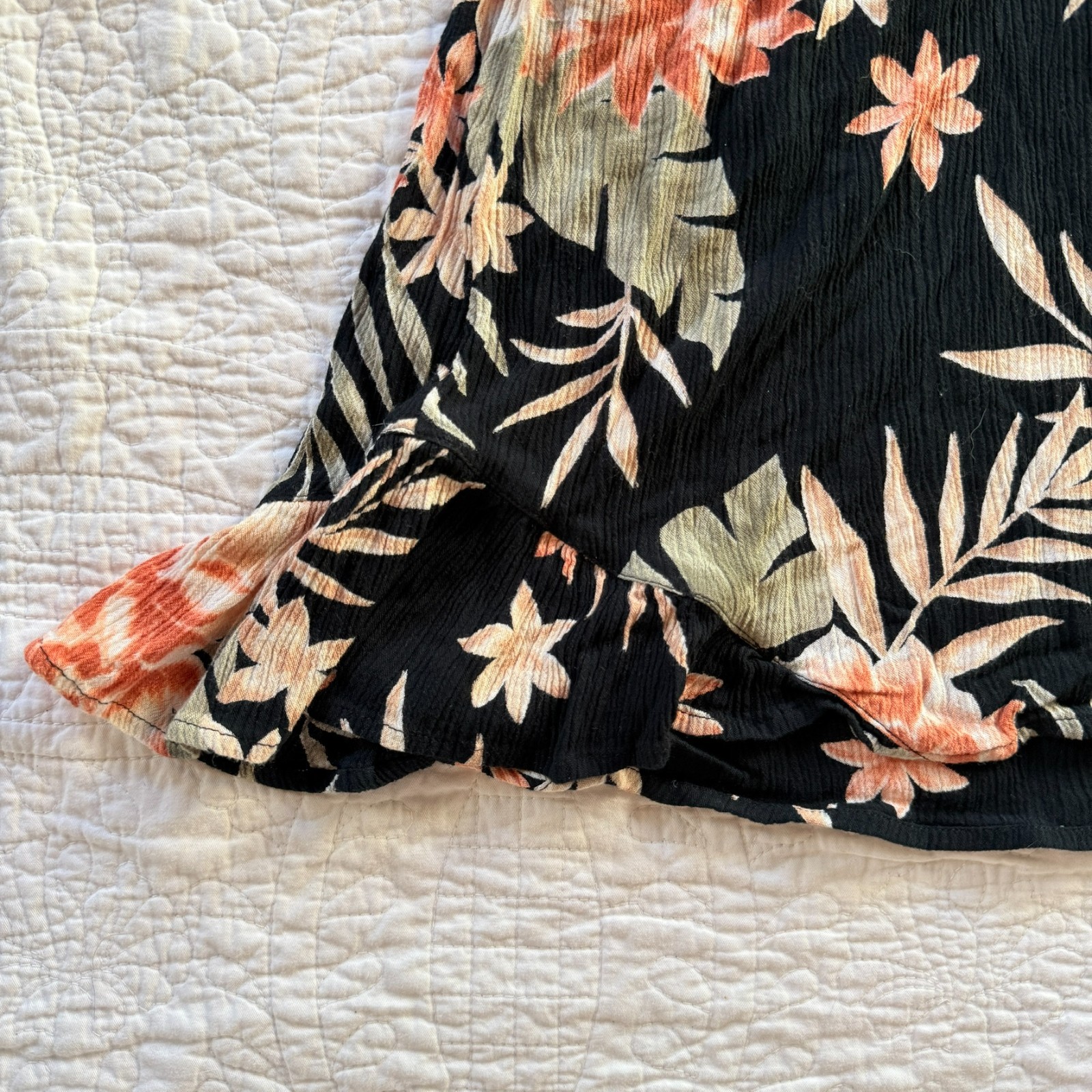Billabong Size M Black Tropical Floral Print Mini Dress Bell Sleeves Whimsigoth