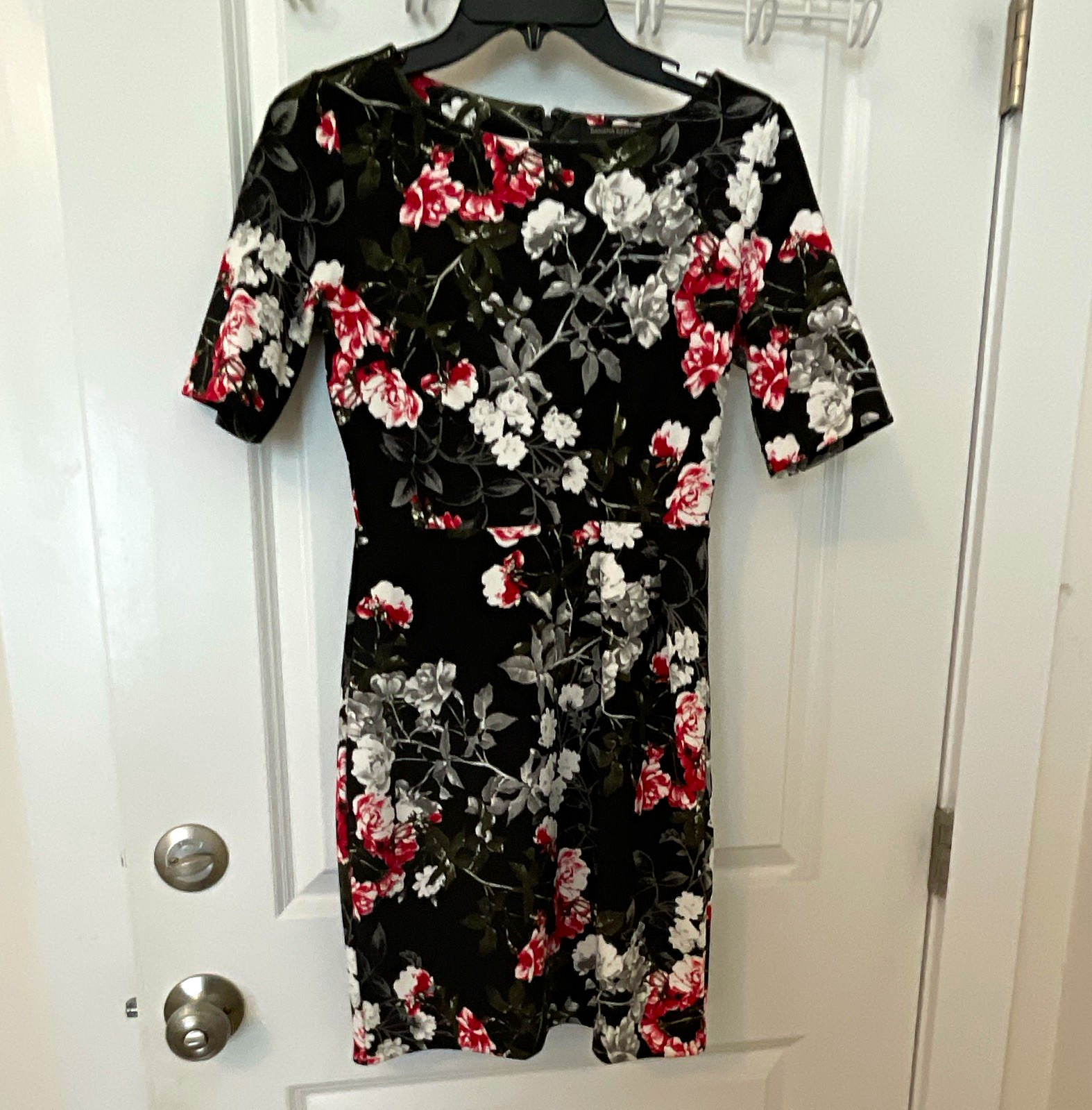 Petites 00P Black White Red Floral Round Neck Sheath Dress 3/4 Sleeve Short