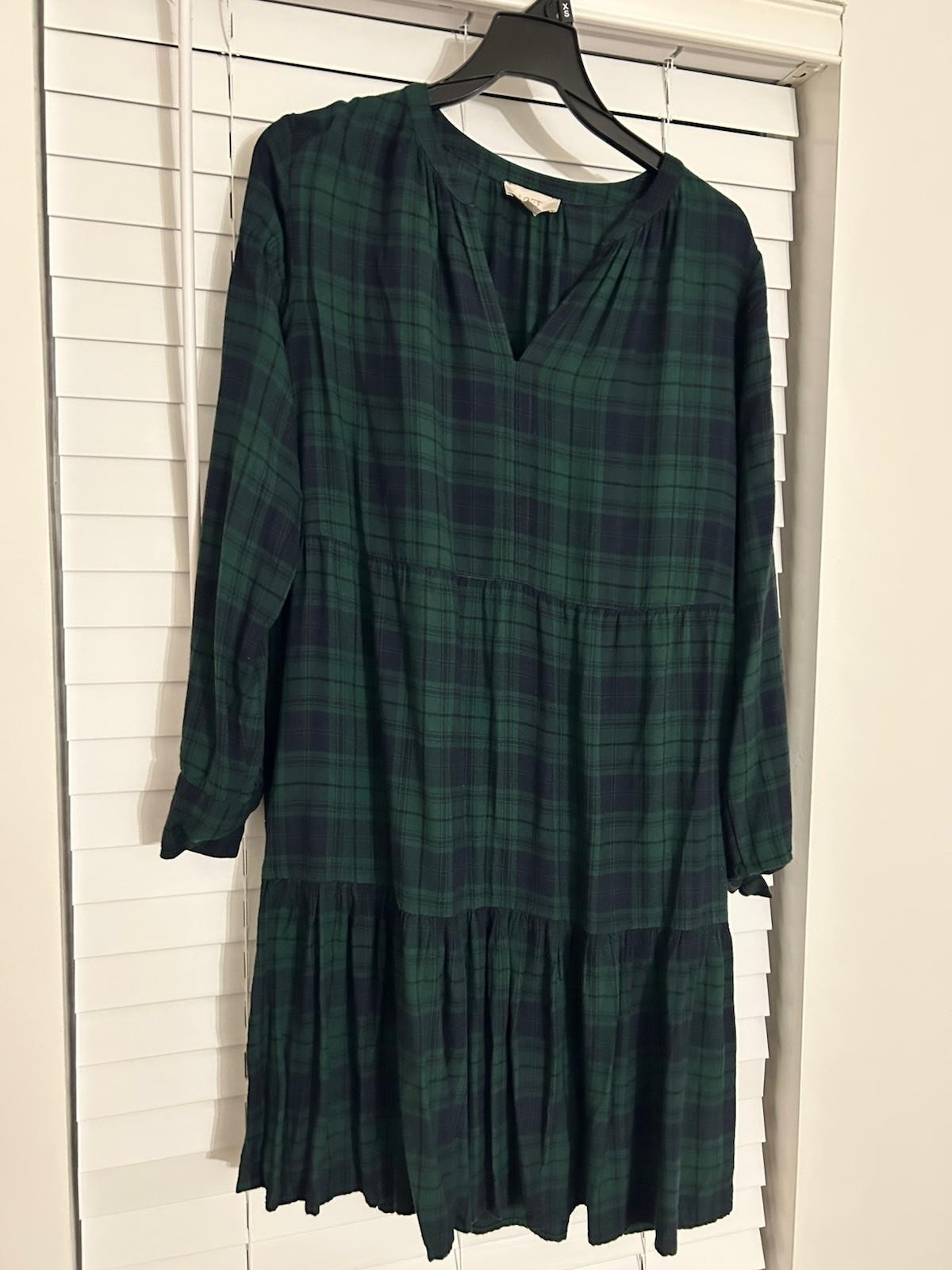 Loft xs green striped dress