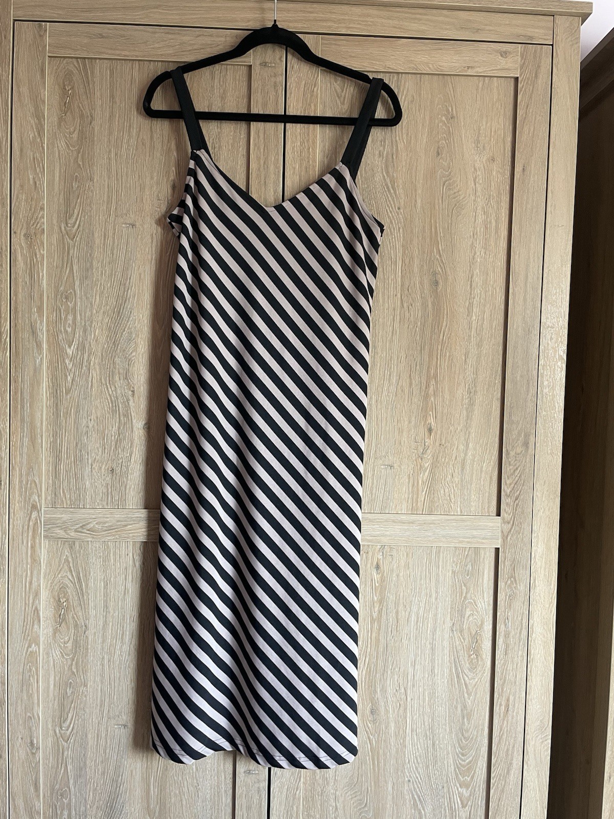 Stradivarius Women’s Sleeveless Dress Size M