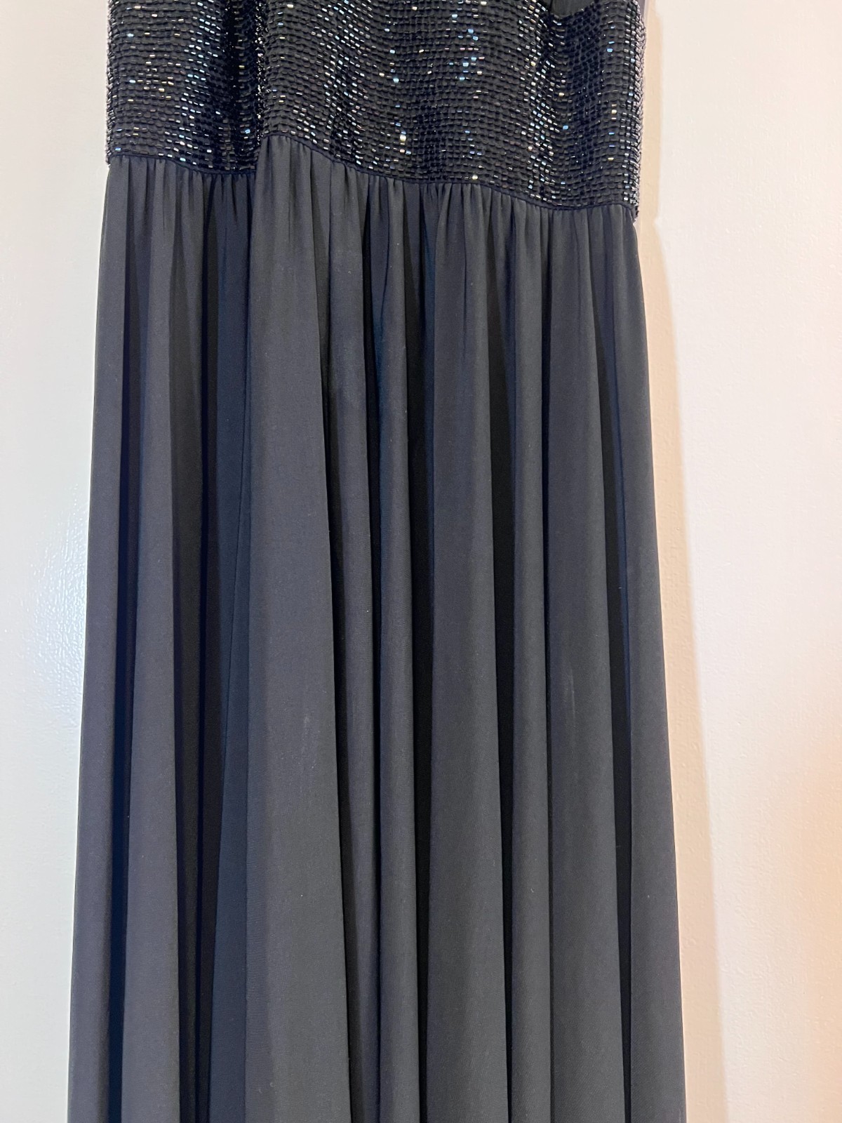JS Boutique Black Halter Maxi Gown Sequin Empire Waist Keyhole Evening Dress 4