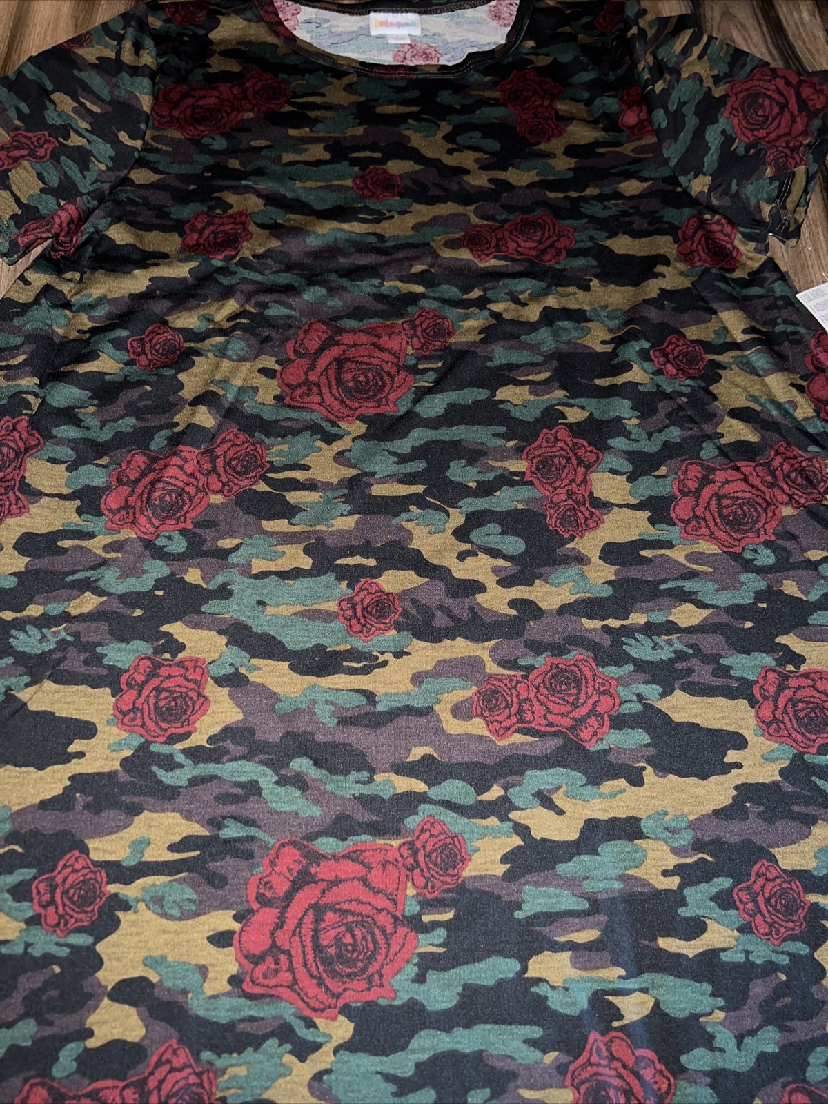 Lularoe Carly Dress 🦄 Large 14/16 12/14 Green Camouflage Red Roses Rare HTF New